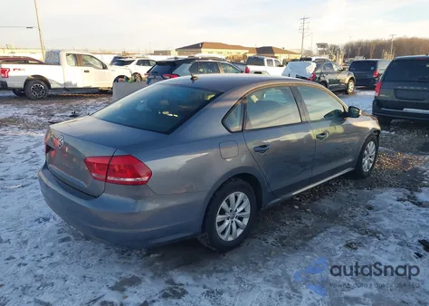 2013 Volkswagen Passat S z USA, uszkodzony, nr VIN 1VWAP7A30DC119234